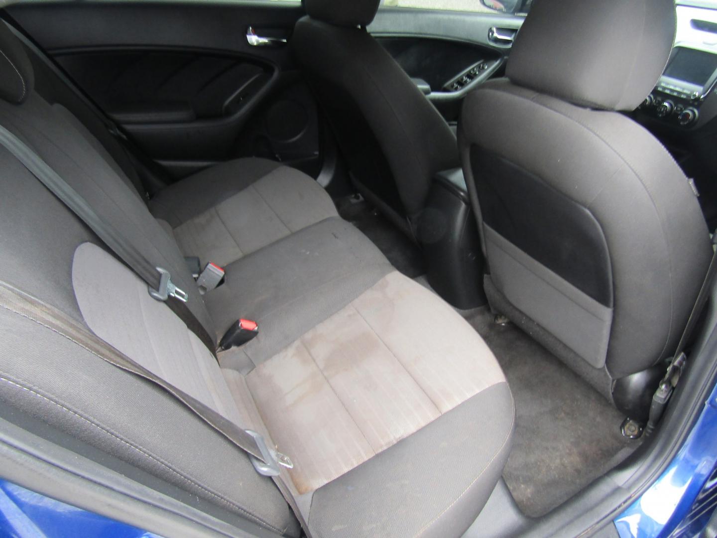 2018 Blue Kia Forte LX 6M (3KPFL4A72JE) with an 2.0L L4 DOHC 16V engine, Automatic transmission, located at 15016 S Hwy 231, Midland City, AL, 36350, (334) 983-3001, 31.306210, -85.495277- Photo#8