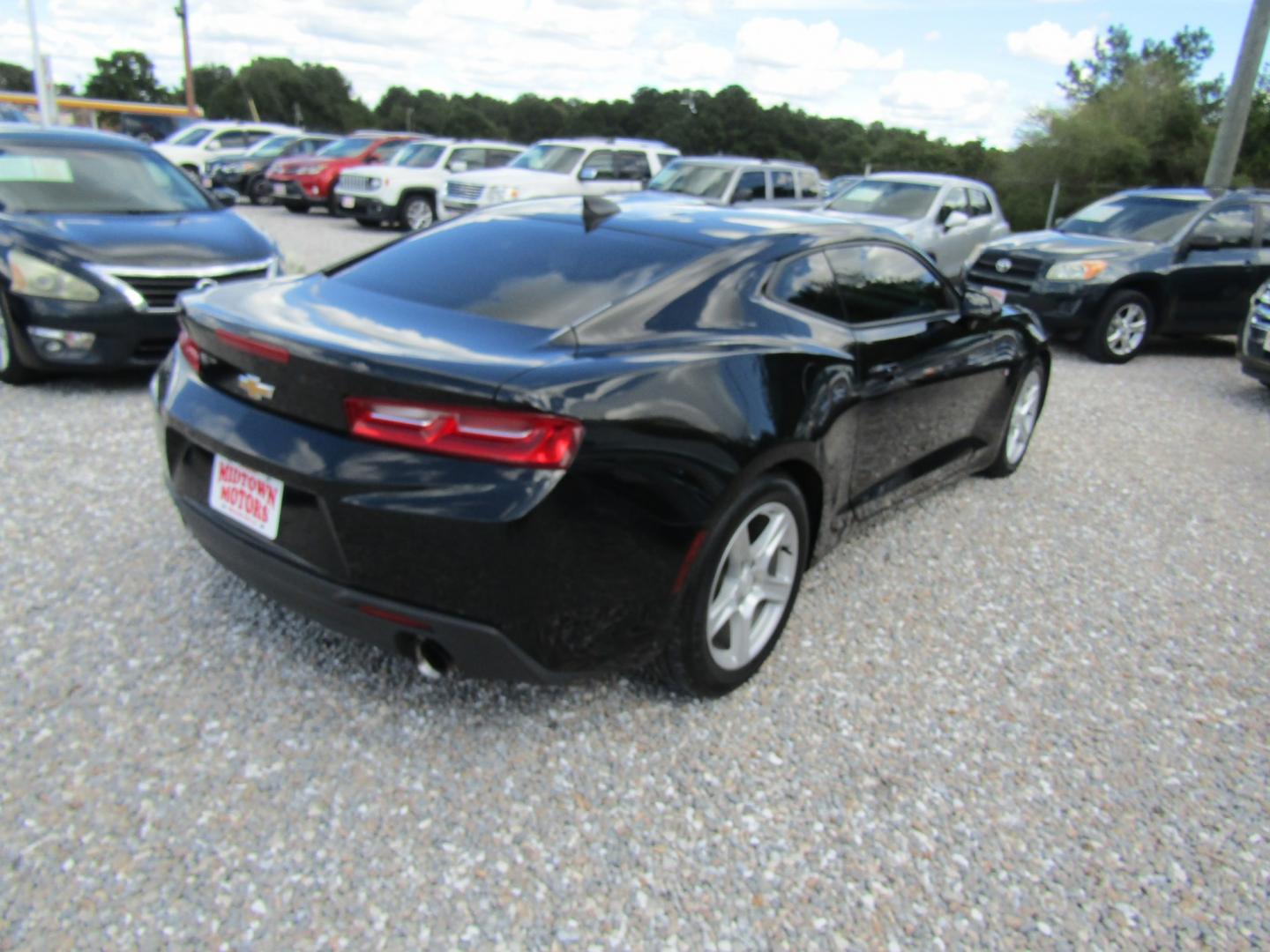 2018 Black Chevrolet Camaro 1LT Coupe (1G1FB1RSXJ0) with an 3.6L V6 DOHC 24V engine, Automatic transmission, located at 15016 S Hwy 231, Midland City, AL, 36350, (334) 983-3001, 31.306210, -85.495277- Photo#6