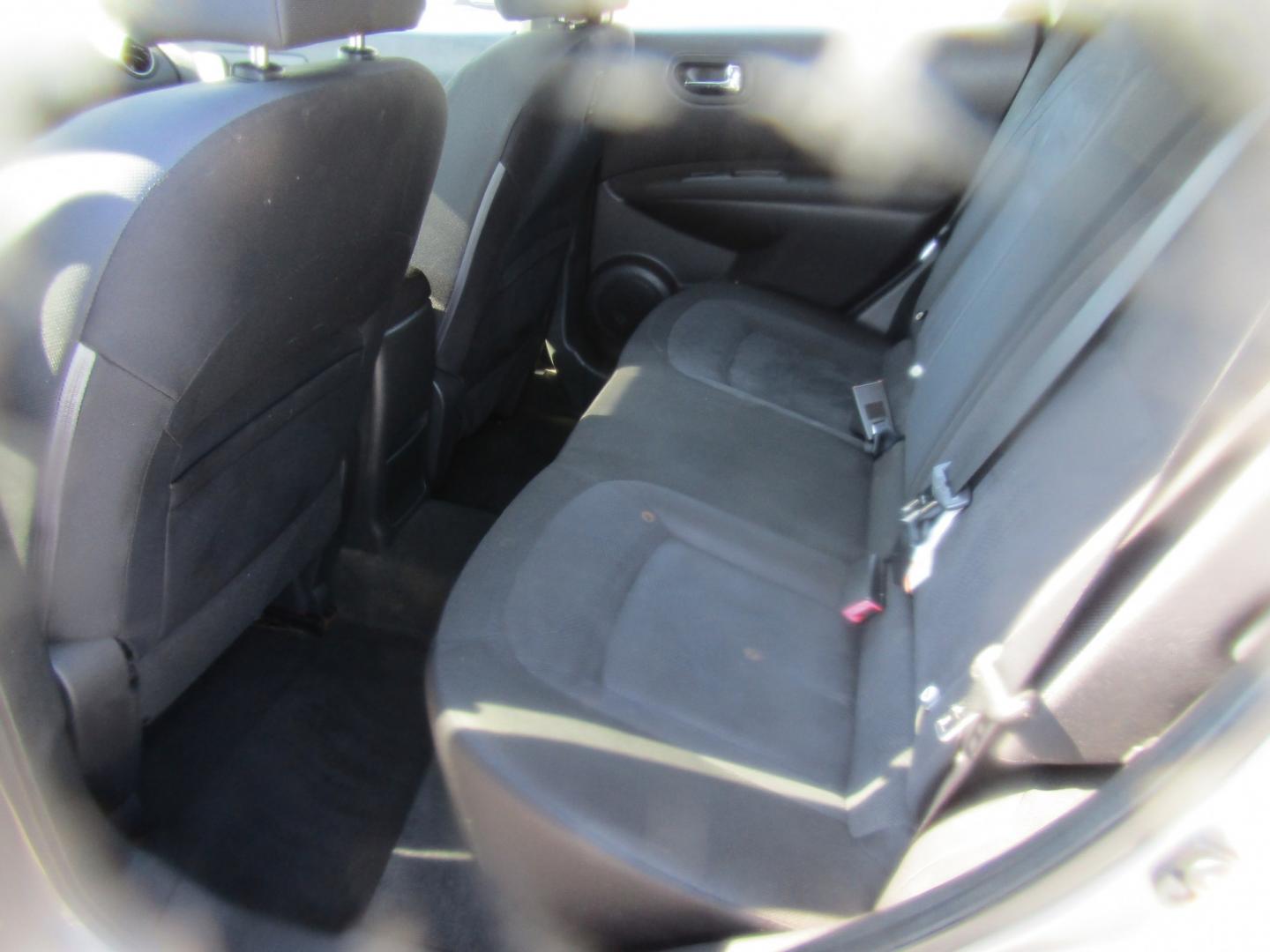 2015 Gray Nissan Rogue Select S 2WD (JN8AS5MT0FW) with an 2.5L L4 DOHC 16V engine, Automatic transmission, located at 15016 S Hwy 231, Midland City, AL, 36350, (334) 983-3001, 31.306210, -85.495277- Photo#3
