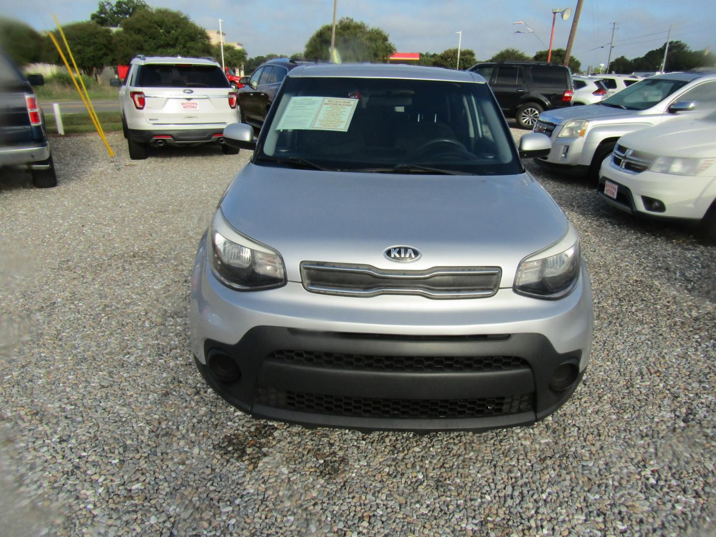 2018 Silver Kia Soul Base 6M (KNDJN2A28J7) with an 1.6L L4 DOHC 16V engine, Automatic transmission, located at 15016 S Hwy 231, Midland City, AL, 36350, (334) 983-3001, 31.306210, -85.495277- Photo#1