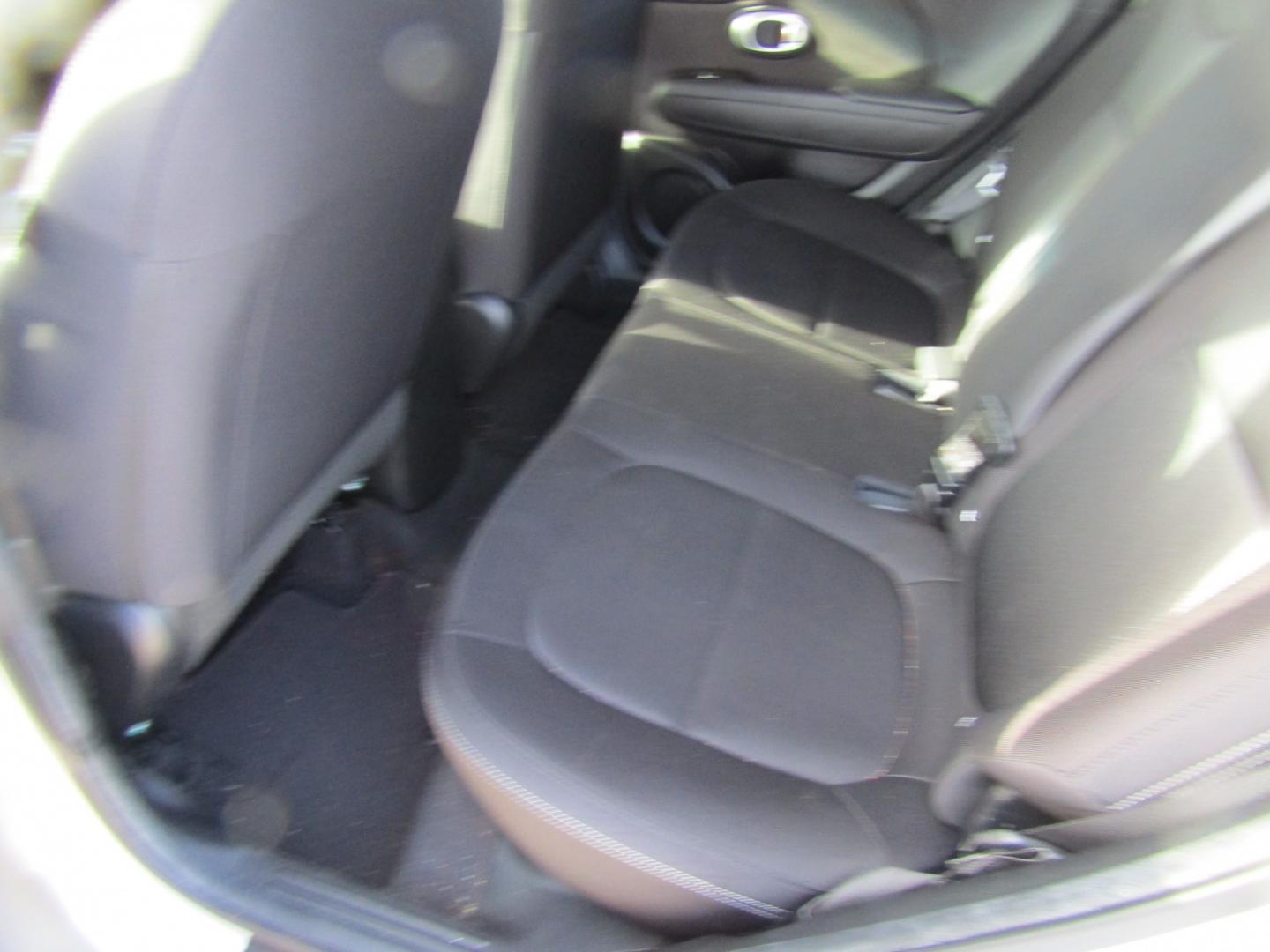 2018 Silver Kia Soul Base 6M (KNDJN2A28J7) with an 1.6L L4 DOHC 16V engine, Automatic transmission, located at 15016 S Hwy 231, Midland City, AL, 36350, (334) 983-3001, 31.306210, -85.495277- Photo#4