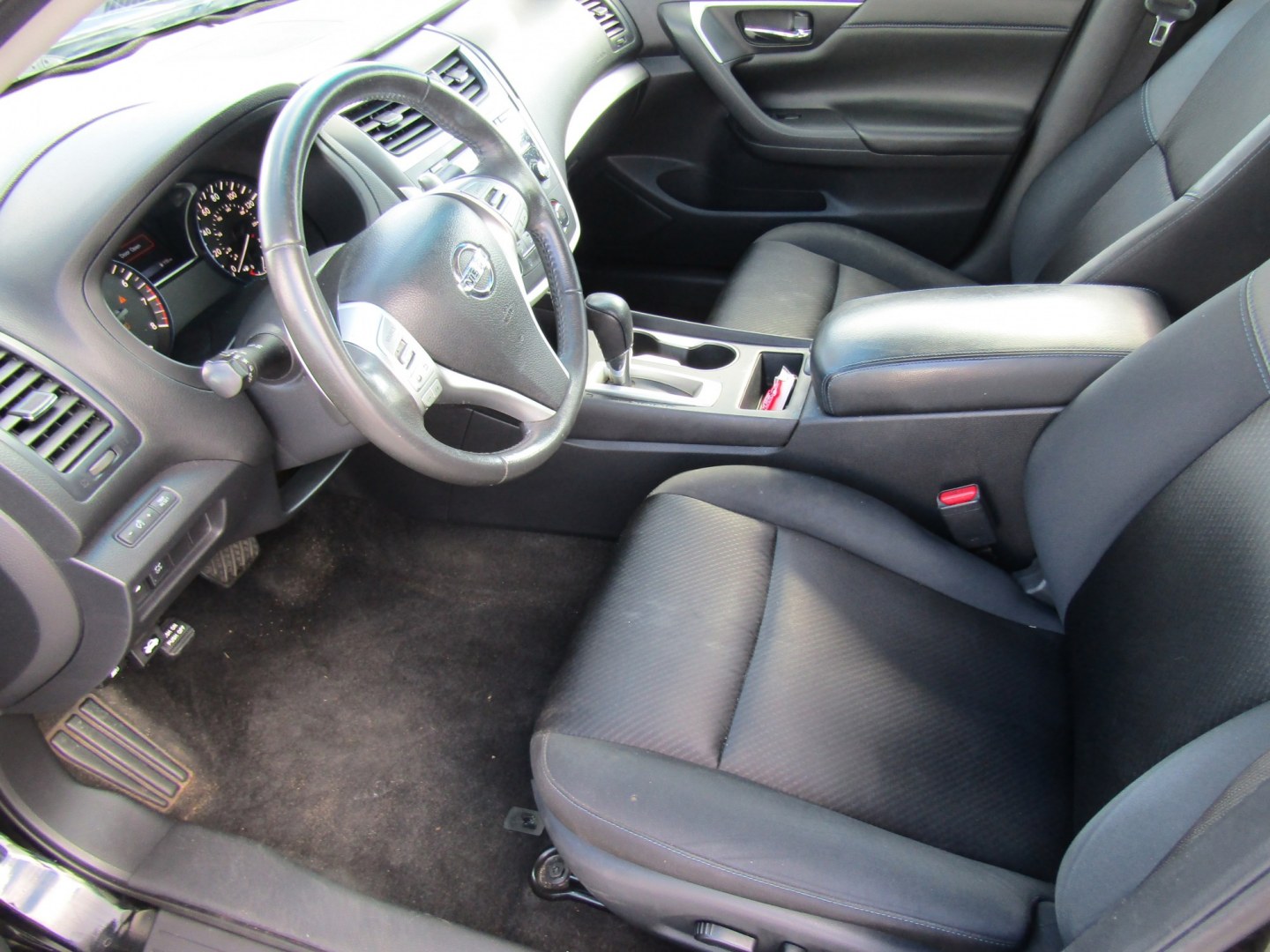 2017 Black Nissan Altima 2.5 S (1N4AL3AP9HC) with an 2.5L L4 DOHC 16V engine, Automatic transmission, located at 15016 S Hwy 231, Midland City, AL, 36350, (334) 983-3001, 31.306210, -85.495277- Photo#3