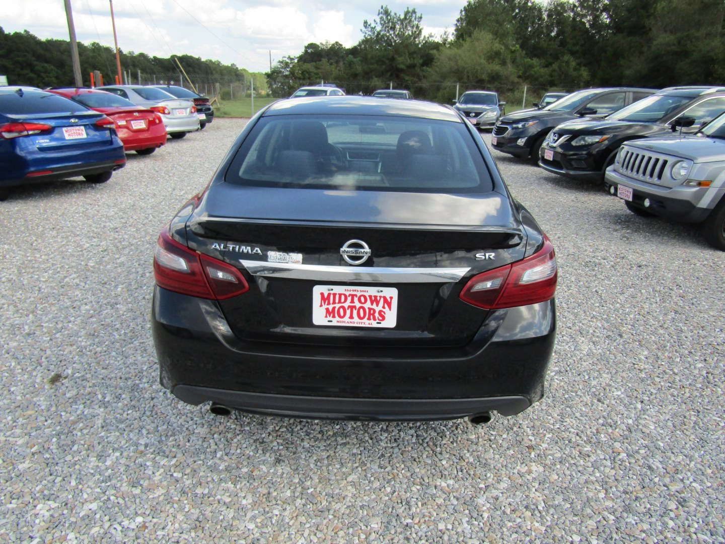 2017 Black Nissan Altima 2.5 S (1N4AL3AP9HC) with an 2.5L L4 DOHC 16V engine, Automatic transmission, located at 15016 S Hwy 231, Midland City, AL, 36350, (334) 983-3001, 31.306210, -85.495277- Photo#6