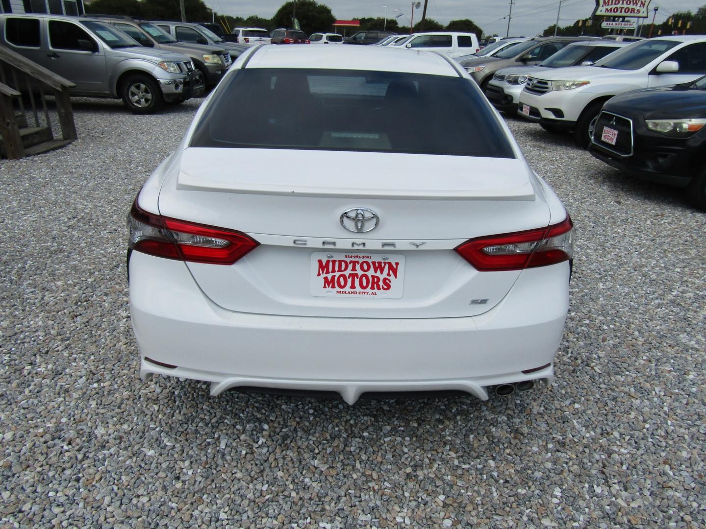 2018 White Toyota Camry LE (4T1B11HK9JU) with an 2.5L L4 DOHC 16V engine, Automatic transmission, located at 15016 S Hwy 231, Midland City, AL, 36350, (334) 983-3001, 31.306210, -85.495277- Photo#6