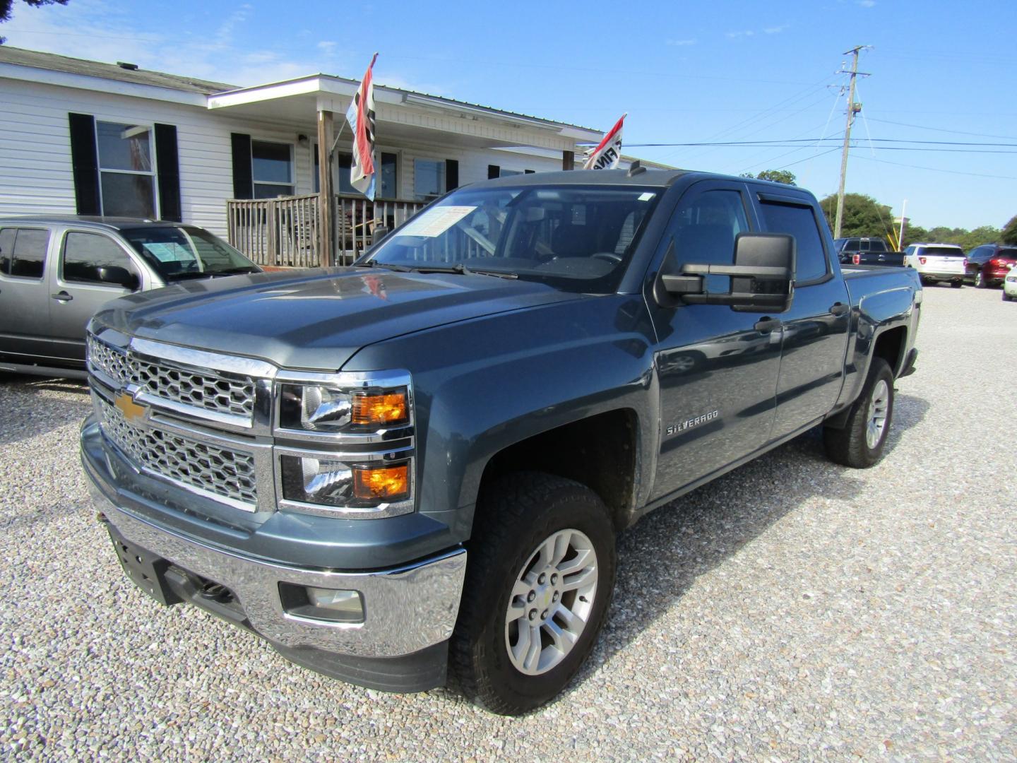 2014 Blue Chevrolet Silverado 1500 1LT Crew Cab 4WD (3GCUKREC5EG) with an 5.3L V8 OHV 16V engine, Automatic transmission, located at 15016 S Hwy 231, Midland City, AL, 36350, (334) 983-3001, 31.306210, -85.495277- Photo#2