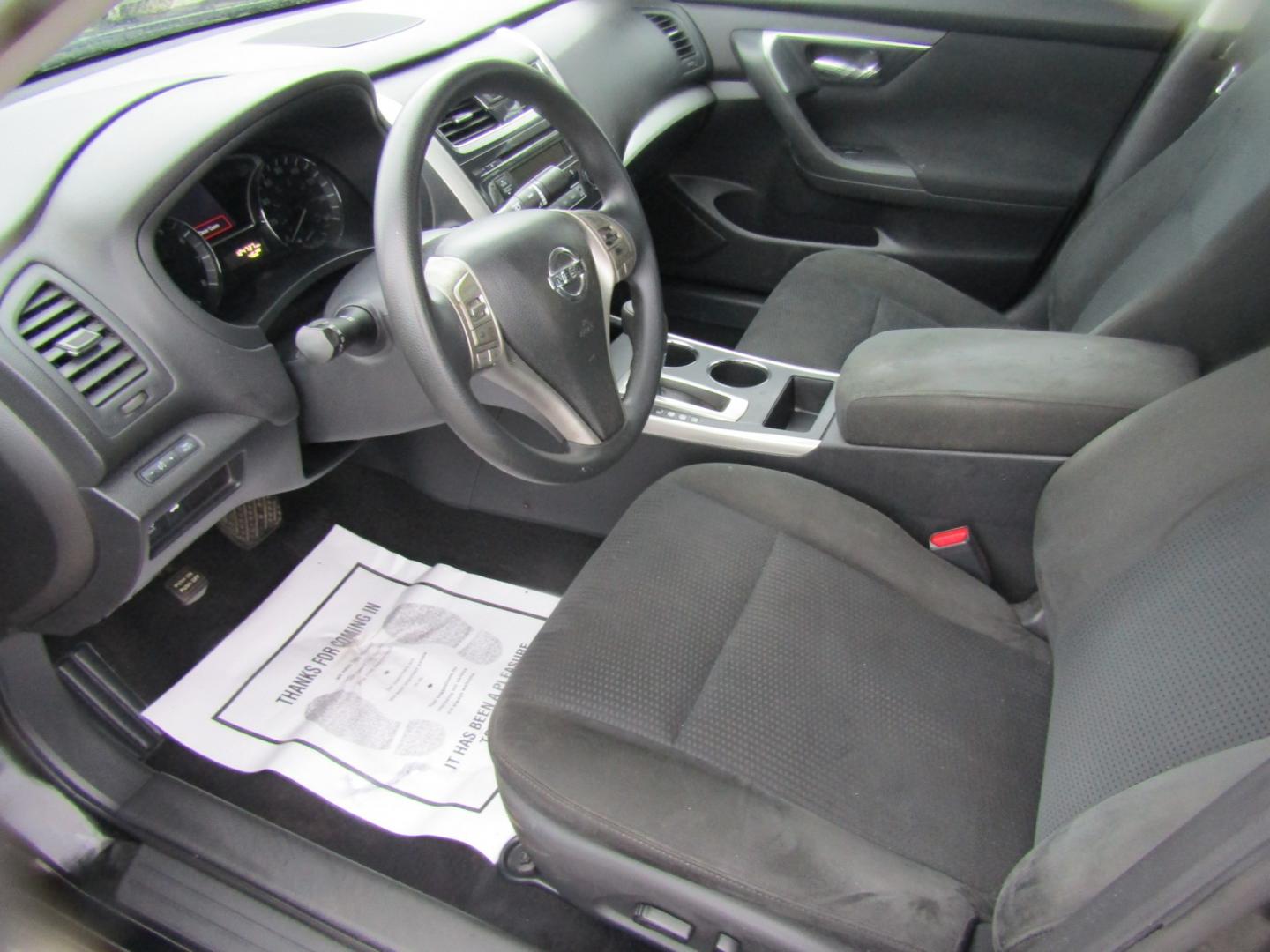 2015 Black Nissan Altima 2.5 S (1N4AL3AP6FN) with an 2.5L L4 DOHC 16V engine, Automatic transmission, located at 15016 S Hwy 231, Midland City, AL, 36350, (334) 983-3001, 31.306210, -85.495277- Photo#3