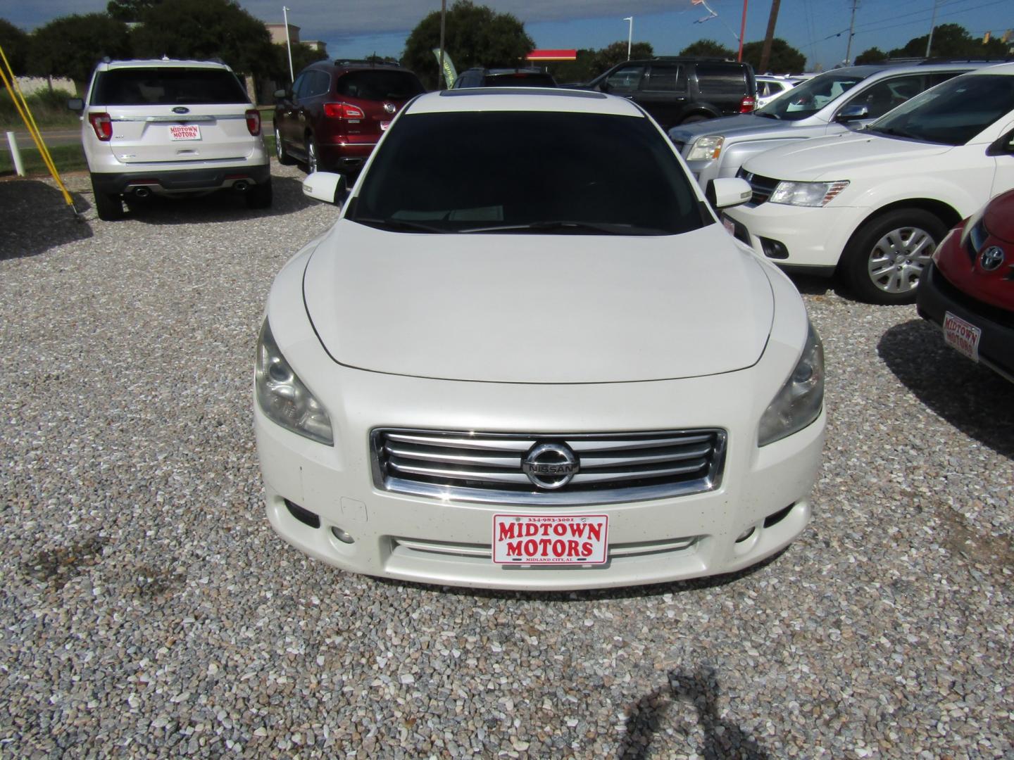 2014 White Nissan Maxima SV (1N4AA5APXEC) with an 3.5L V6 DOHC 24V engine, Automatic transmission, located at 15016 S Hwy 231, Midland City, AL, 36350, (334) 983-3001, 31.306210, -85.495277- Photo#1
