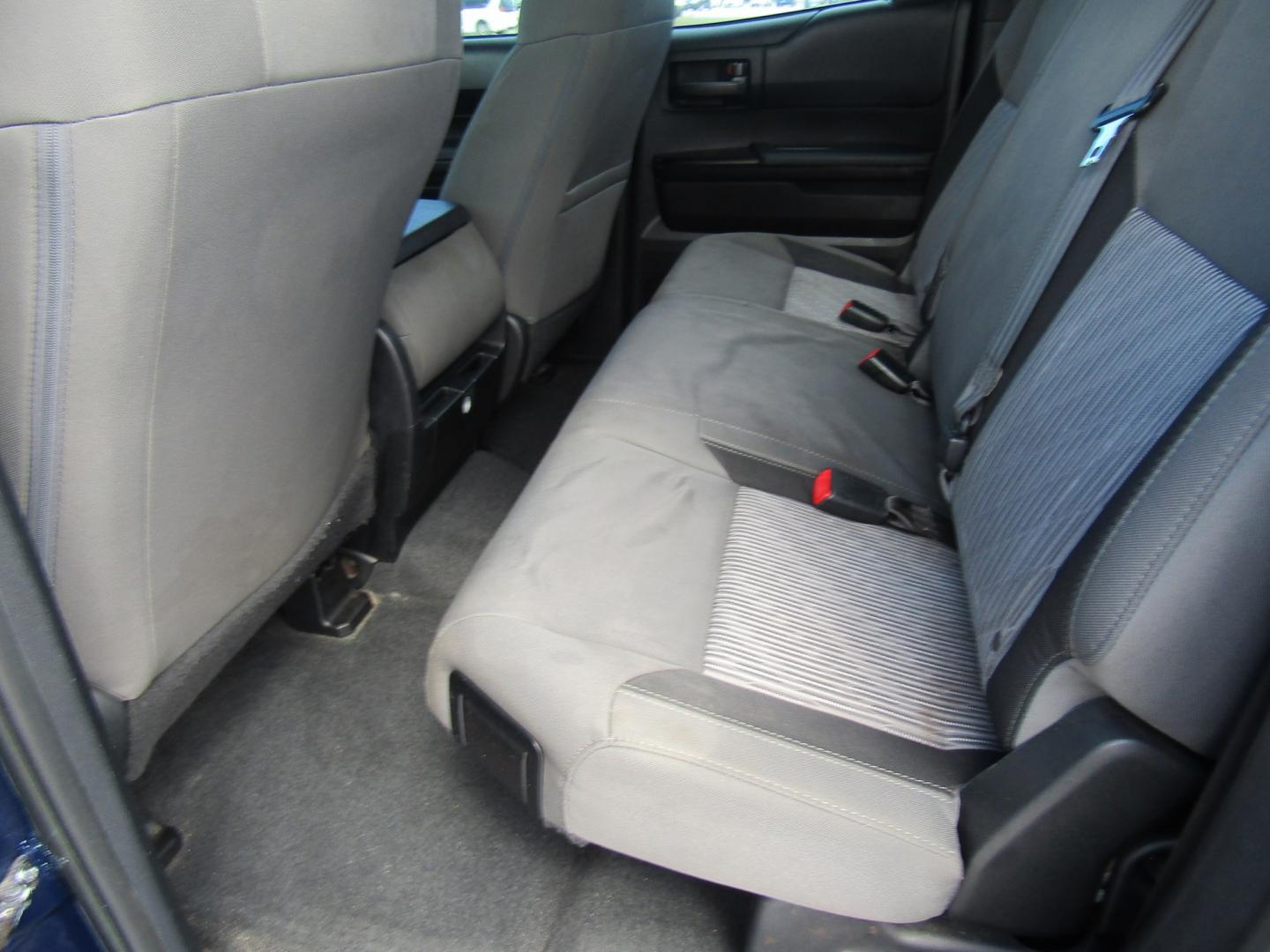 2015 Blue Toyota Tundra SR5 4.6L V8 Double Cab 2WD (5TFRM5F15FX) with an 4.6L V8 DOHC 32V engine, Automatic transmission, located at 15016 S Hwy 231, Midland City, AL, 36350, (334) 983-3001, 31.306210, -85.495277- Photo#4