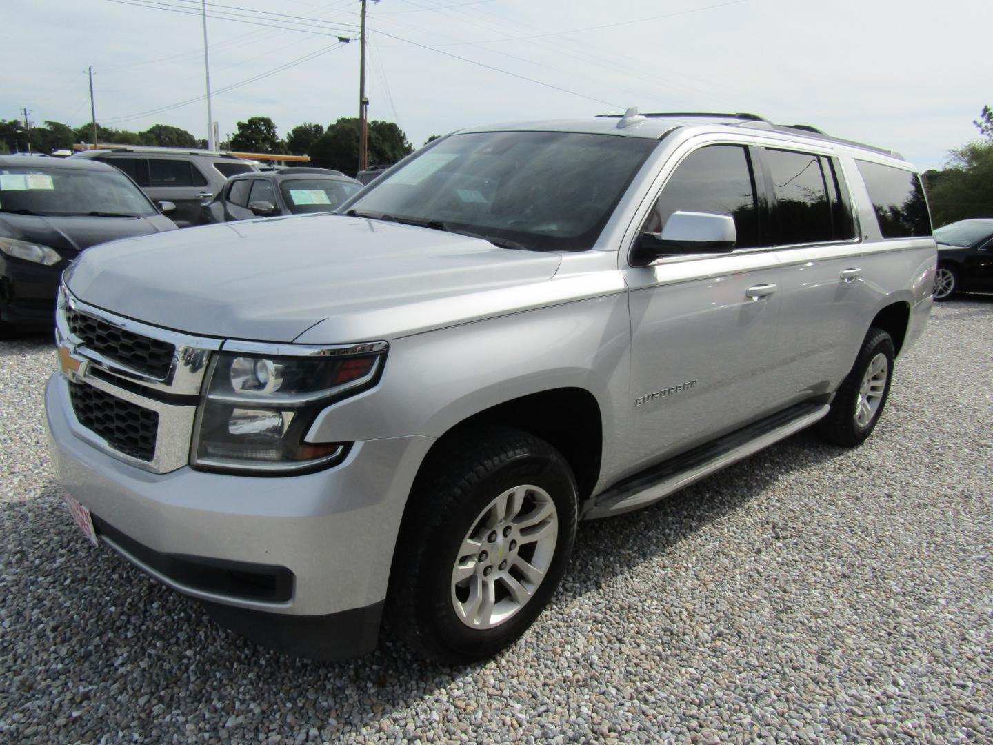 2016 Silver Chevrolet Suburban LT 2WD (1GNSCHKC5GR) with an 5.3L V8 OHV 16V engine, Automatic transmission, located at 15016 S Hwy 231, Midland City, AL, 36350, (334) 983-3001, 31.306210, -85.495277- Photo#2