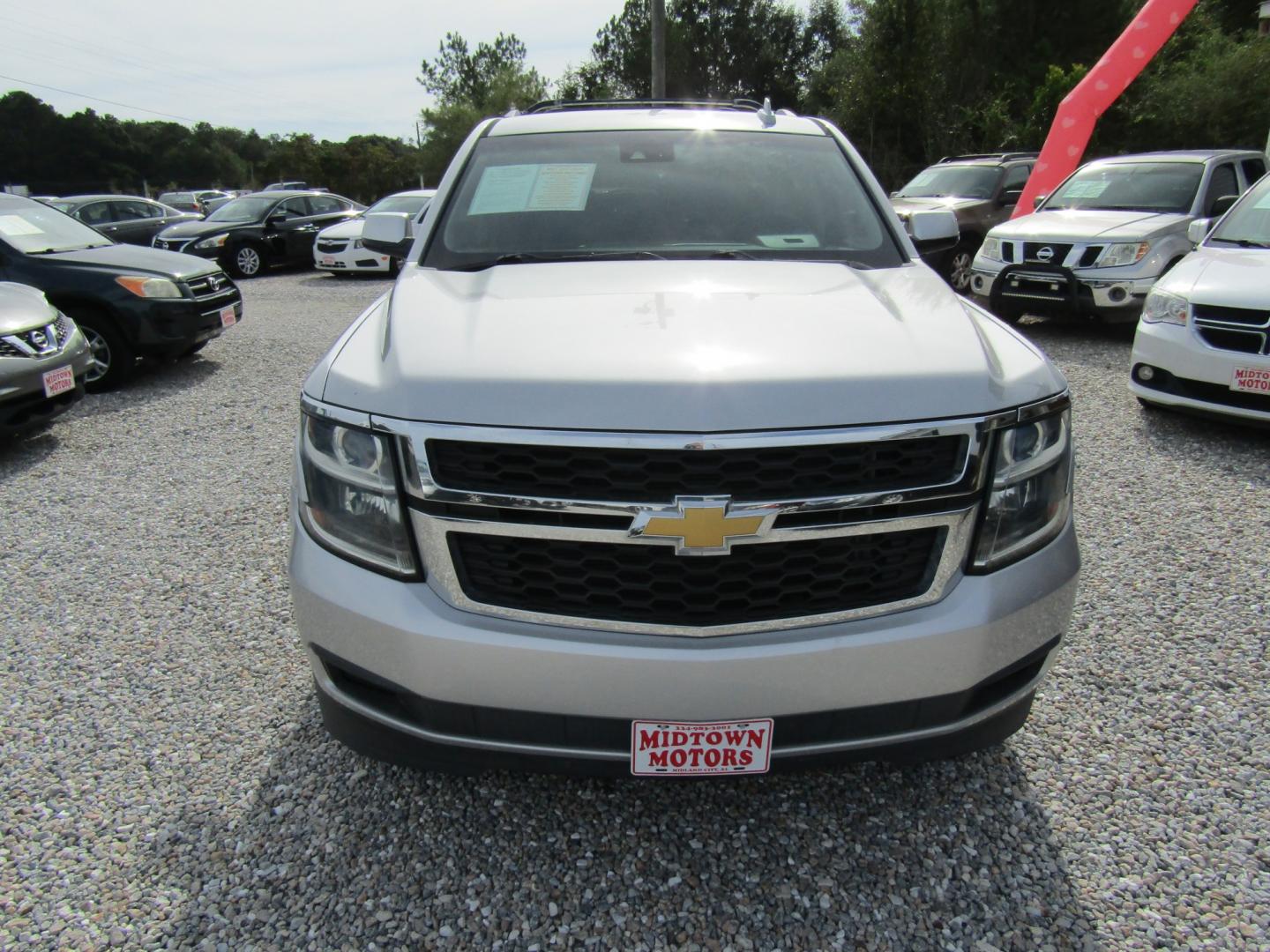 2016 Silver Chevrolet Suburban LT 2WD (1GNSCHKC5GR) with an 5.3L V8 OHV 16V engine, Automatic transmission, located at 15016 S Hwy 231, Midland City, AL, 36350, (334) 983-3001, 31.306210, -85.495277- Photo#1