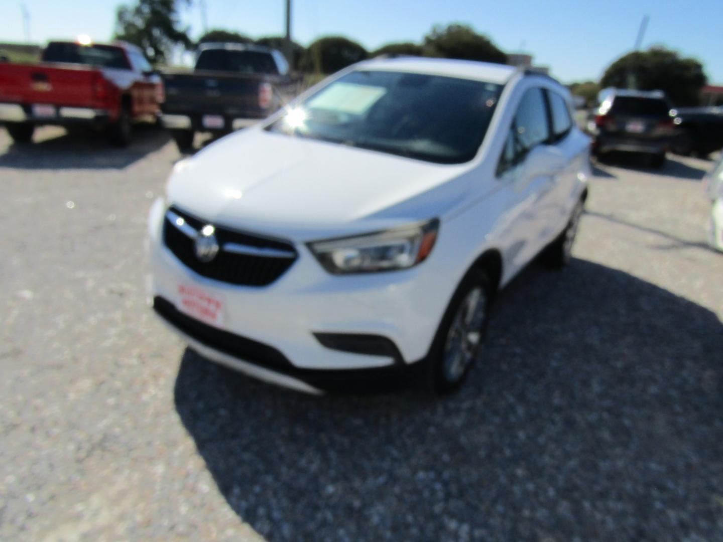 2017 White Buick Encore Preferred FWD (KL4CJASB4HB) with an 1.4L L4 DOHC 16V TURBO engine, Automatic transmission, located at 15016 S Hwy 231, Midland City, AL, 36350, (334) 983-3001, 31.306210, -85.495277- Photo#2