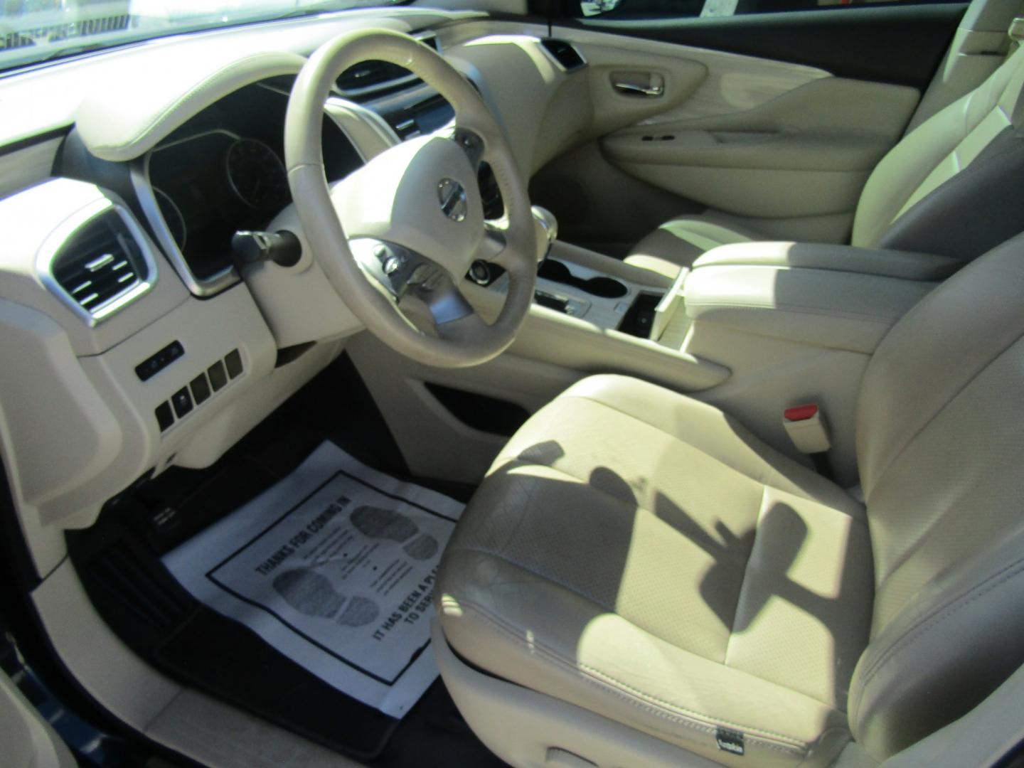 2017 Black Nissan Murano Platinum FWD (5N1AZ2MG8HN) with an 3.5L V6 DOHC 24V engine, Automatic transmission, located at 15016 S Hwy 231, Midland City, AL, 36350, (334) 983-3001, 31.306210, -85.495277- Photo#3