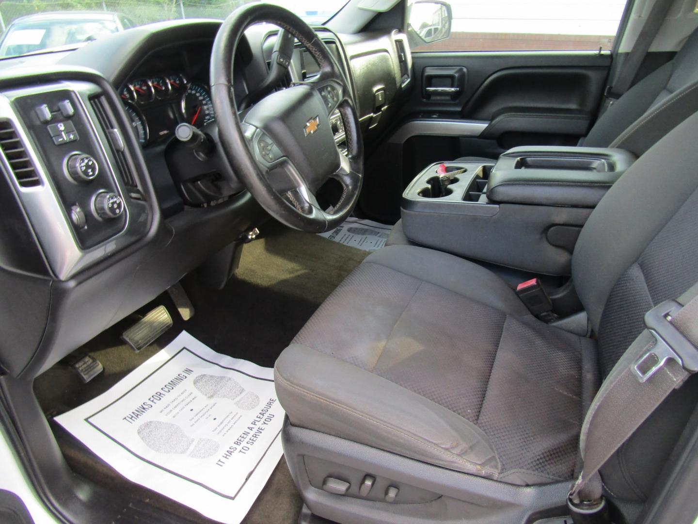 2015 White Chevrolet Silverado 1500 LT Crew Cab 4WD (3GCUKREC1FG) with an 5.3L V8 OHV 16V engine, Automatic transmission, located at 15016 S Hwy 231, Midland City, AL, 36350, (334) 983-3001, 31.306210, -85.495277- Photo#3