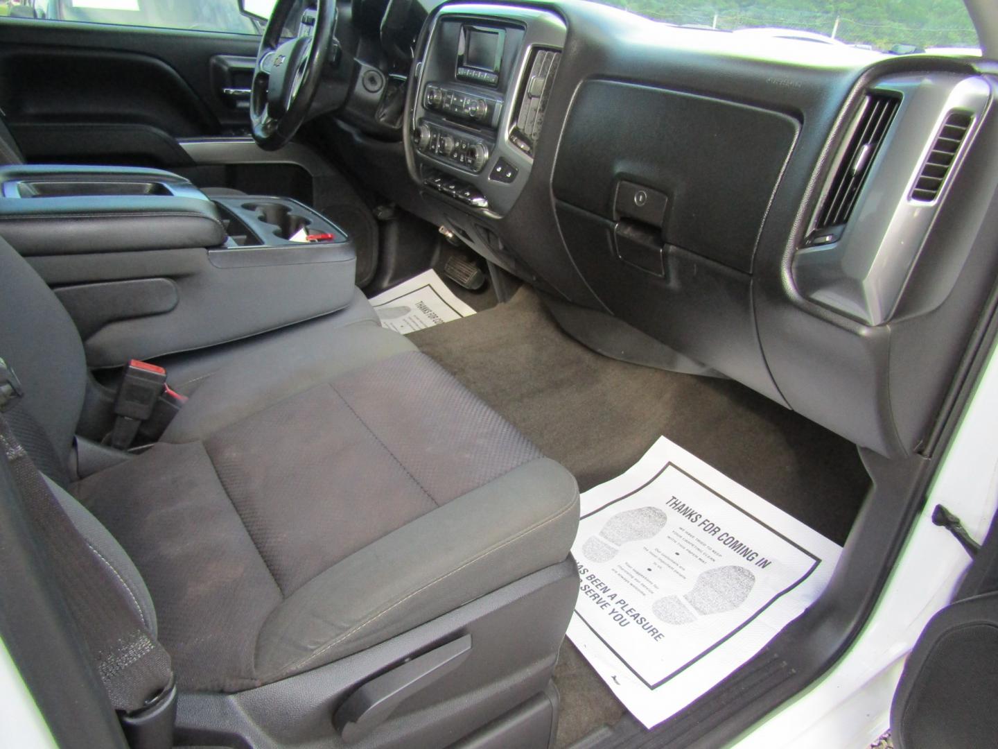 2015 White Chevrolet Silverado 1500 LT Crew Cab 4WD (3GCUKREC1FG) with an 5.3L V8 OHV 16V engine, Automatic transmission, located at 15016 S Hwy 231, Midland City, AL, 36350, (334) 983-3001, 31.306210, -85.495277- Photo#9
