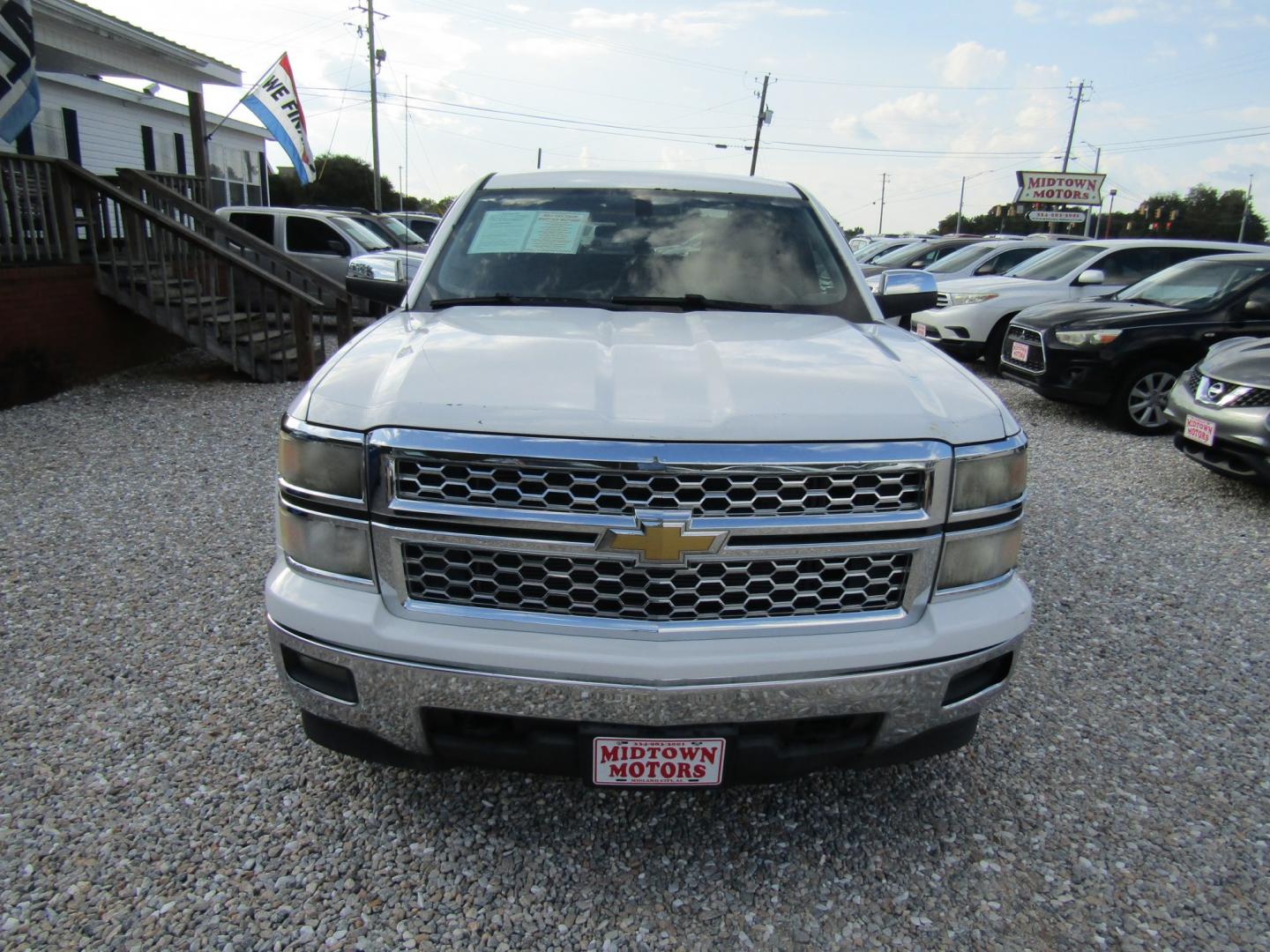 2015 White Chevrolet Silverado 1500 LT Crew Cab 4WD (3GCUKREC1FG) with an 5.3L V8 OHV 16V engine, Automatic transmission, located at 15016 S Hwy 231, Midland City, AL, 36350, (334) 983-3001, 31.306210, -85.495277- Photo#1
