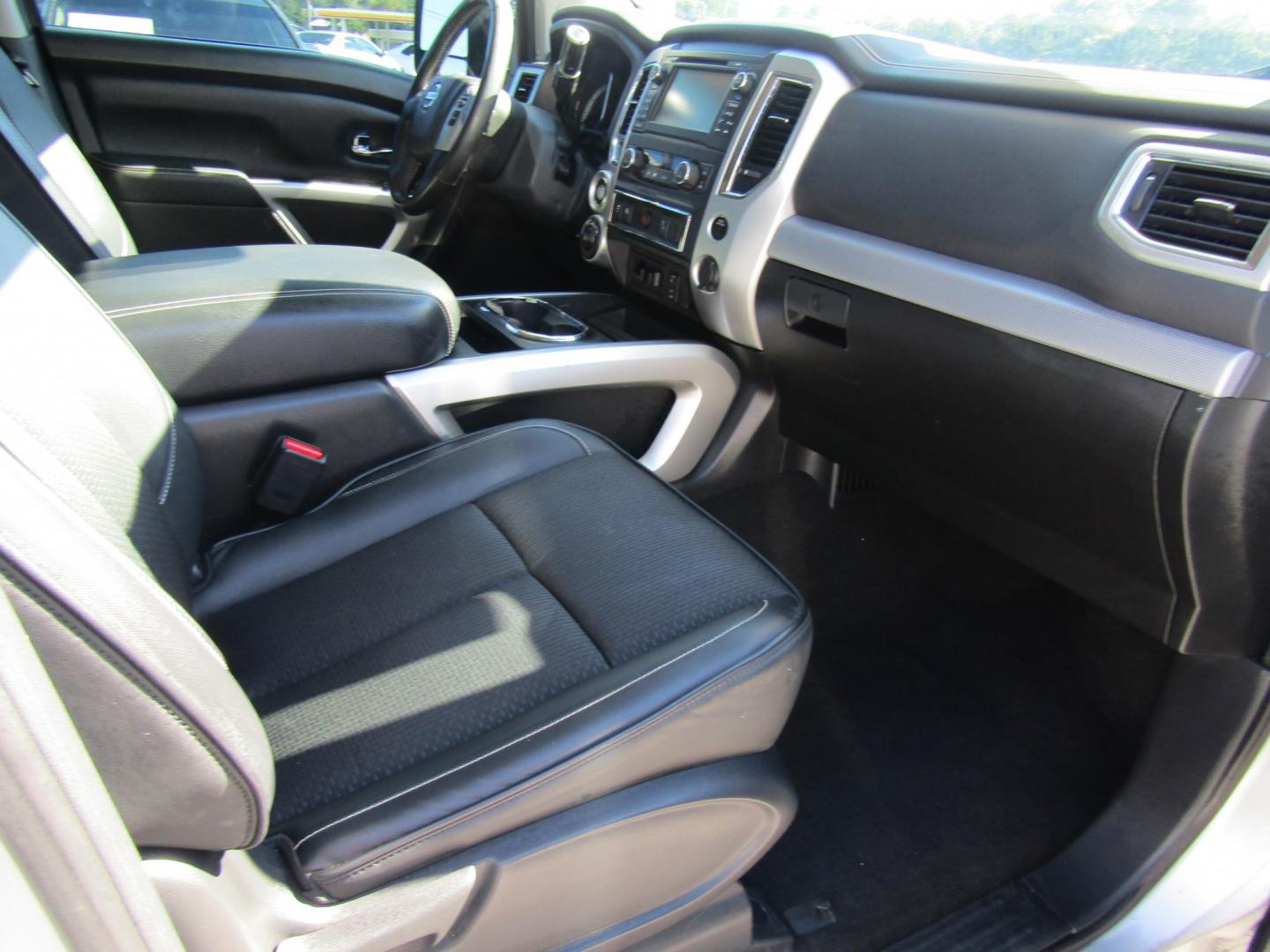 2018 Silver Nissan Titan PRO-4X Crew Cab 4WD (1N6AA1E59JN) with an 5.6L V8 DOHC 32V engine, Automatic transmission, located at 15016 S Hwy 231, Midland City, AL, 36350, (334) 983-3001, 31.306210, -85.495277- Photo#9