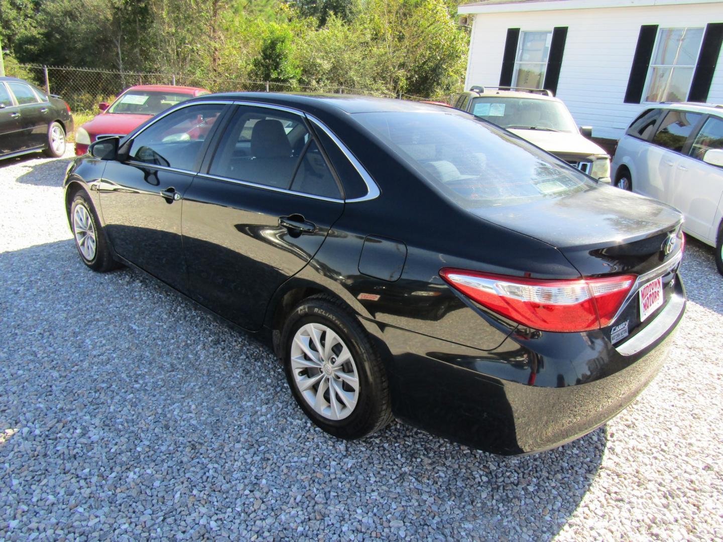 2016 Black Toyota Camry SE (4T1BF1FK2GU) with an 2.5L L4 DOHC 16V engine, Automatic transmission, located at 15016 S Hwy 231, Midland City, AL, 36350, (334) 983-3001, 31.306210, -85.495277- Photo#5
