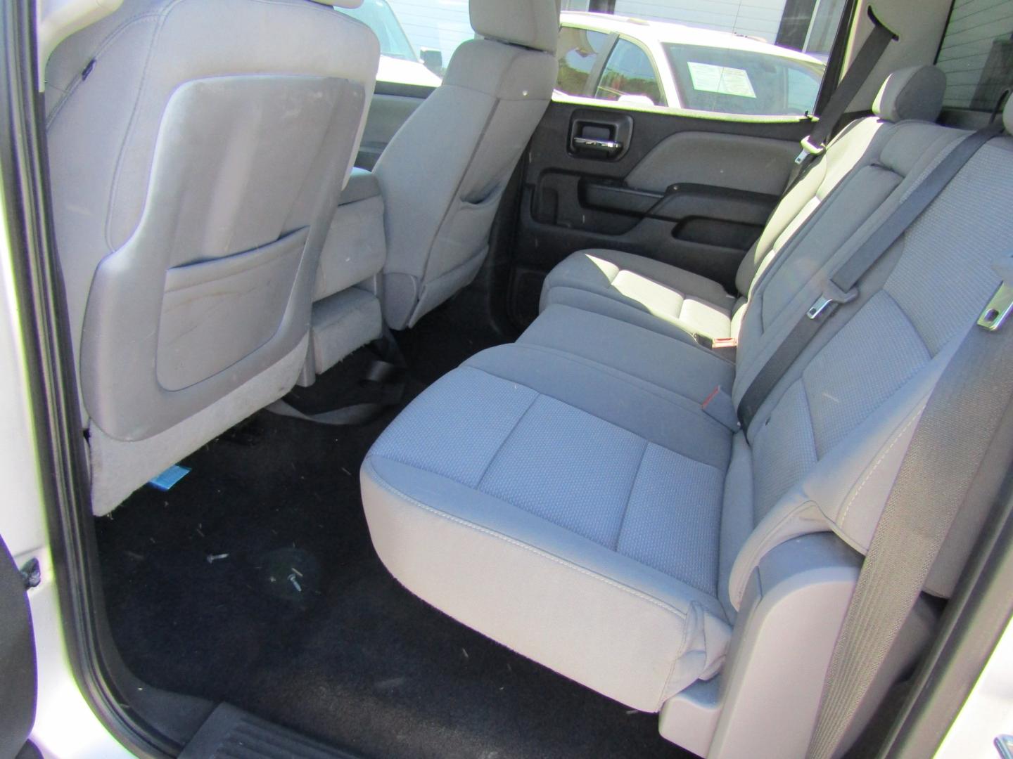 2018 Silver Chevrolet Silverado 1500 Custom Crew Cab 2WD (3GCPCPEC5JG) with an 5.3L V8 OHV 16V engine, Automatic transmission, located at 15016 S Hwy 231, Midland City, AL, 36350, (334) 983-3001, 31.306210, -85.495277- Photo#4