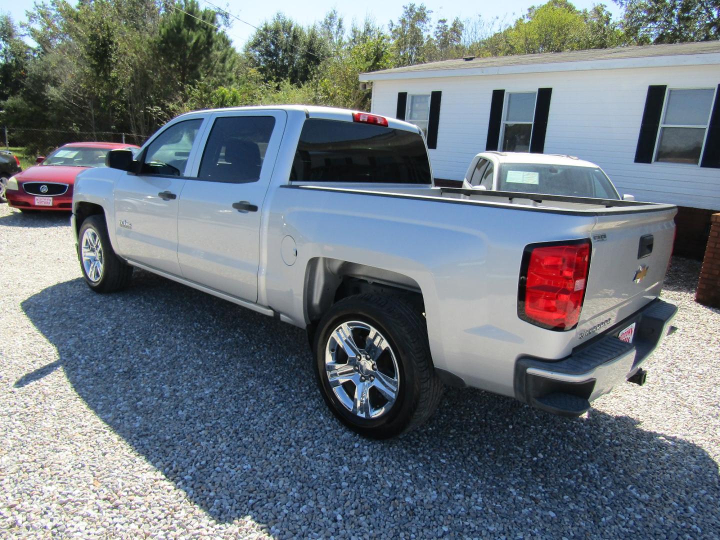 2018 Silver Chevrolet Silverado 1500 Custom Crew Cab 2WD (3GCPCPEC5JG) with an 5.3L V8 OHV 16V engine, Automatic transmission, located at 15016 S Hwy 231, Midland City, AL, 36350, (334) 983-3001, 31.306210, -85.495277- Photo#5