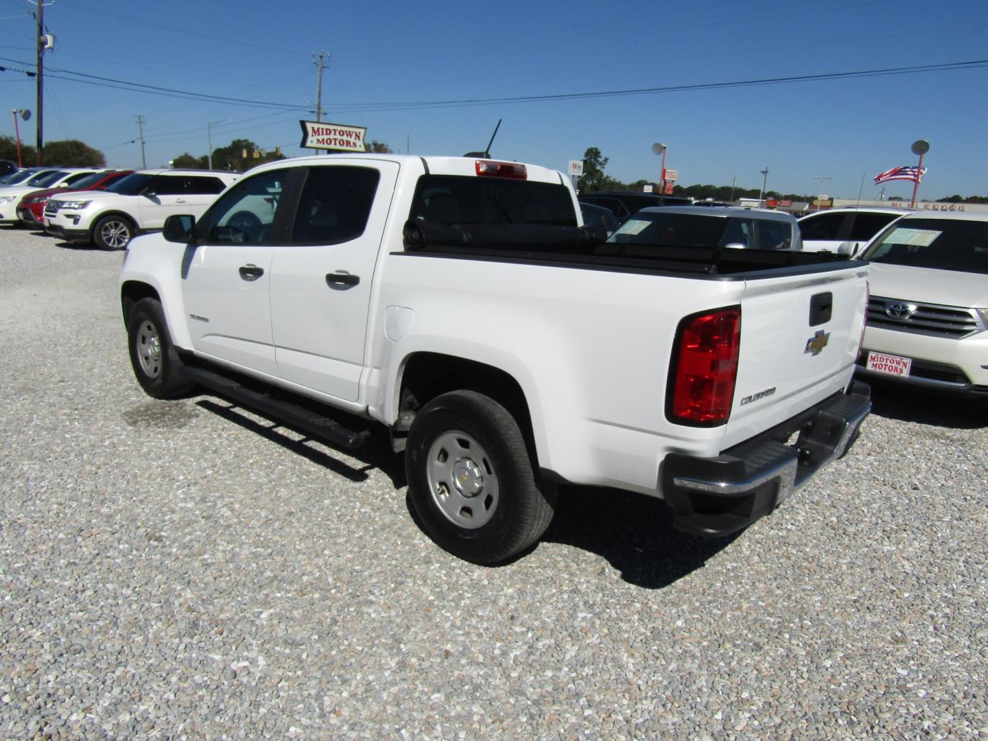2016 White Chevrolet Colorado LT Crew Cab 2WD Short Box (1GCGSBEA8G1) with an 2.5L L4 DOHC 16V GAS engine, Automatic transmission, located at 15016 S Hwy 231, Midland City, AL, 36350, (334) 983-3001, 31.306210, -85.495277- Photo#5