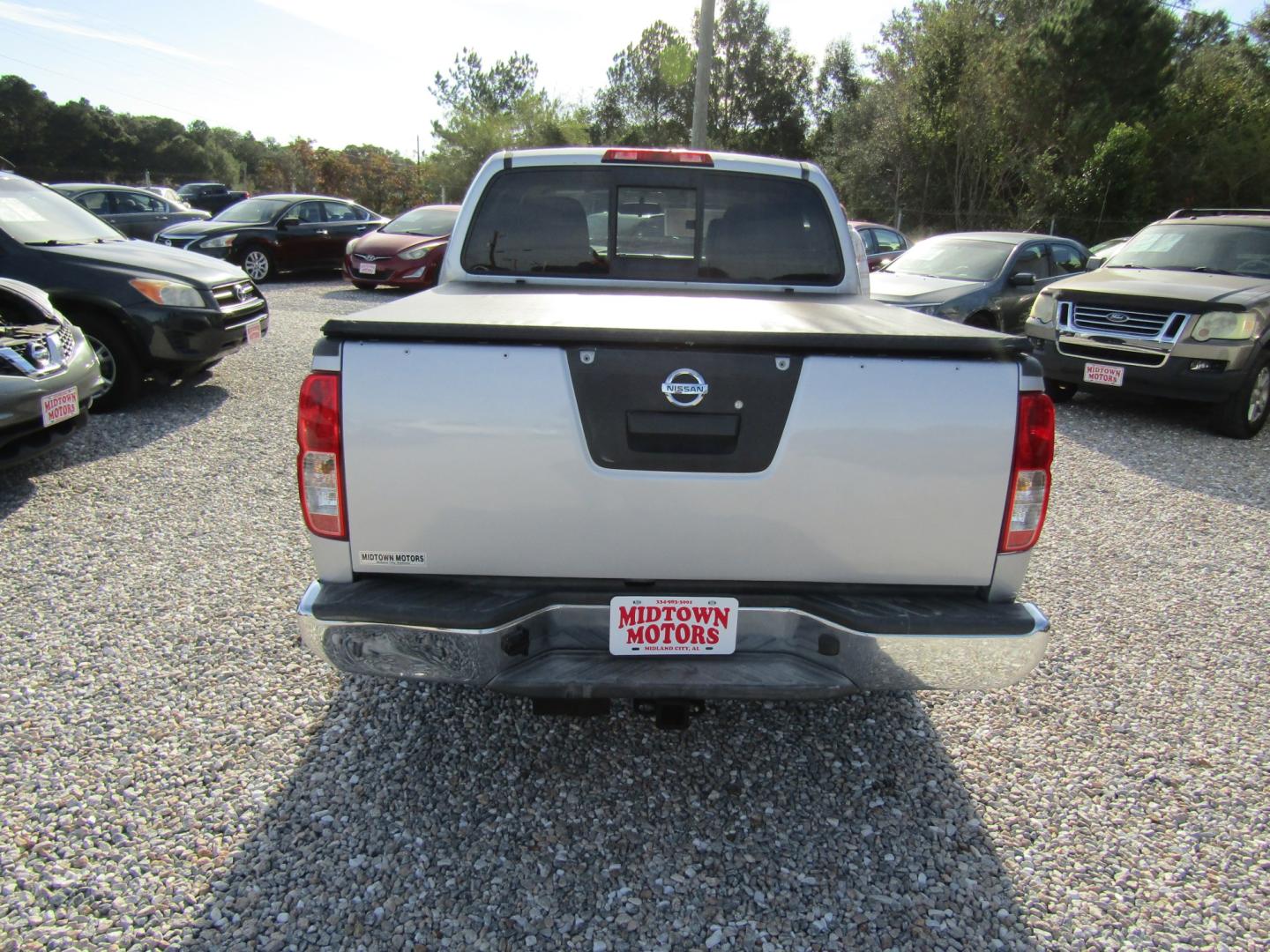 2018 Silver Nissan Frontier SL Crew Cab 5AT 2WD (1N6AD0ER9JN) with an 4.0L V6 DOHC 24V engine, Automatic transmission, located at 15016 S Hwy 231, Midland City, AL, 36350, (334) 983-3001, 31.306210, -85.495277- Photo#6