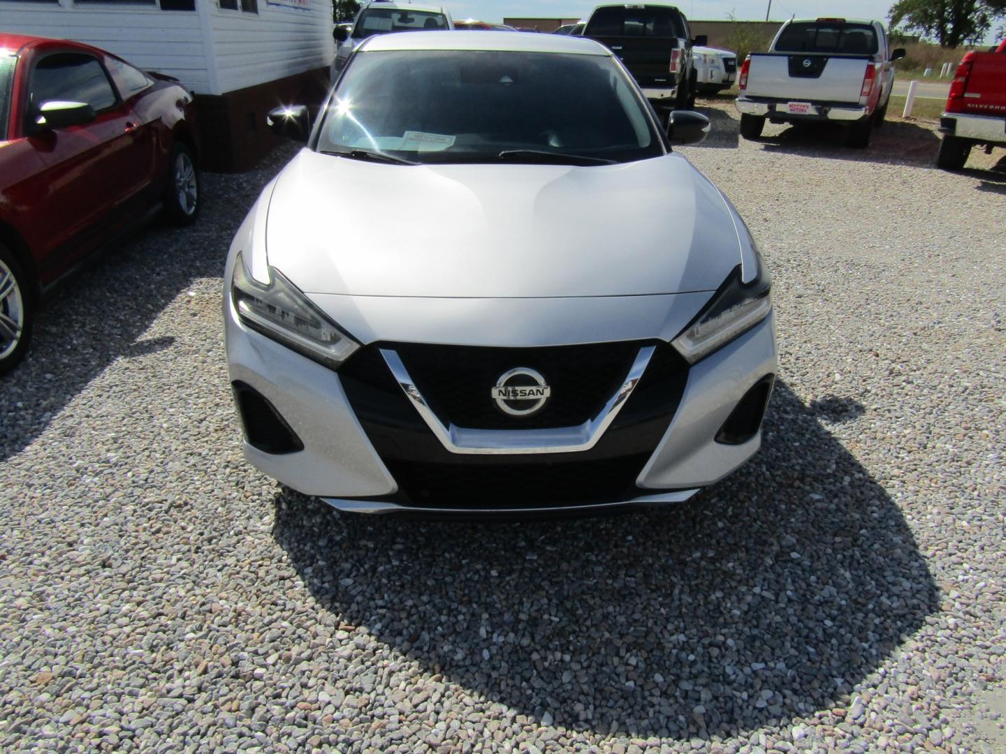 2020 Silver Nissan Maxima 3.5 SV (1N4AA6CV5LC) with an 3.5L V6 DOHC 24V engine, Automatic transmission, located at 15016 S Hwy 231, Midland City, AL, 36350, (334) 983-3001, 31.306210, -85.495277- Photo#1