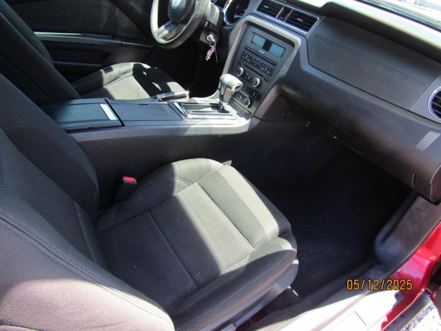2011 Red /Black Ford Mustang (1ZVBP8AM4B5) with an V6 Cylinder Engine engine, Automatic transmission, located at 15016 S Hwy 231, Midland City, AL, 36350, (334) 983-3001, 31.306210, -85.495277 - Photo#8